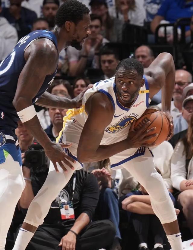 清晨体能课后,明尼苏达森林狼临场应变备战NBA总决赛,球迷炸锅,训练强度明显提升的简单介绍 清晨体能课后,明尼苏达森林狼临场应变备战NBA总决赛,球迷炸锅,训练强度明显提升的简单介绍