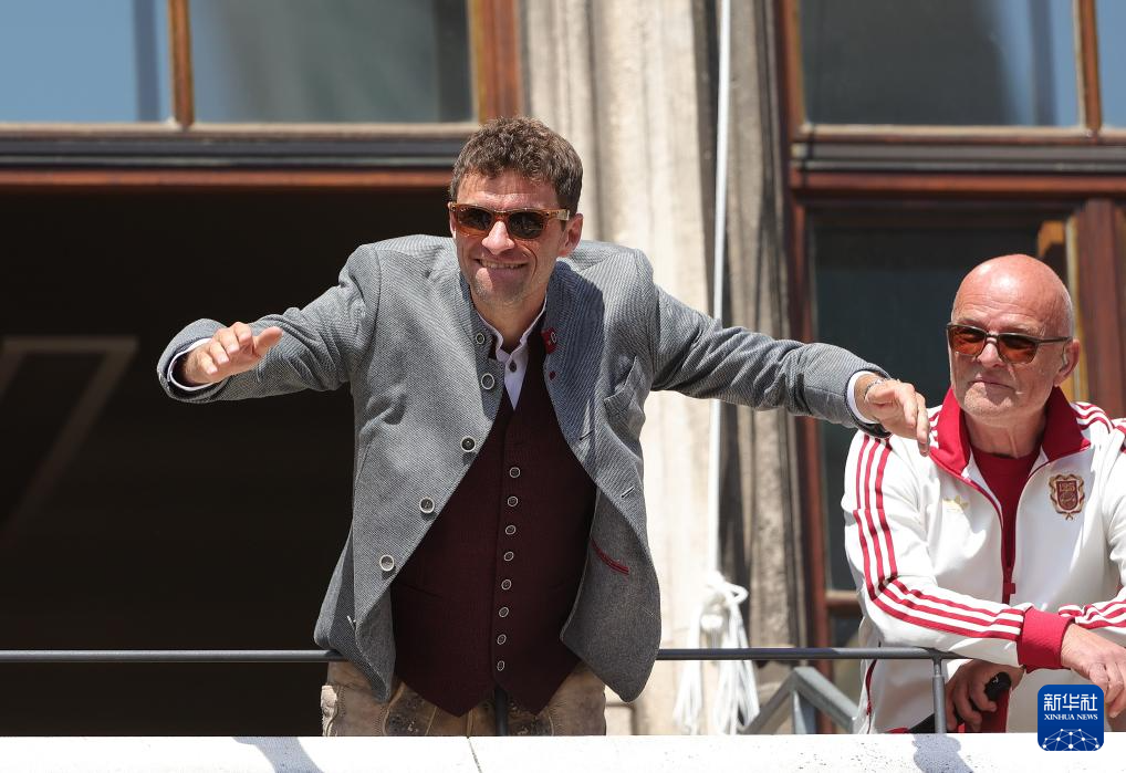 今晨拜仁慕尼黑备战德国杯;手感冰凉细节曝光;话题不断;更衣室氛围转暖 今晨拜仁慕尼黑备战德国杯;手感冰凉细节曝光;话题不断;更衣室氛围转暖